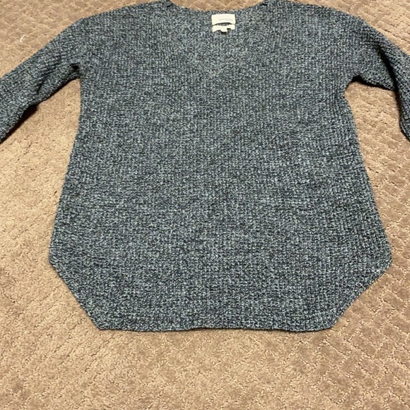 Aritzia Wilfred free sweater - Picture 4 of 5